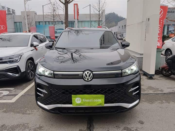 Фото 3 - Volkswagen Tiguan L Pro