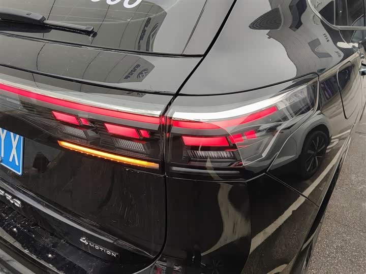 Фото 8 - Volkswagen Tiguan L Pro