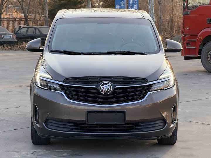 Фото 2 - Buick GL8 ES