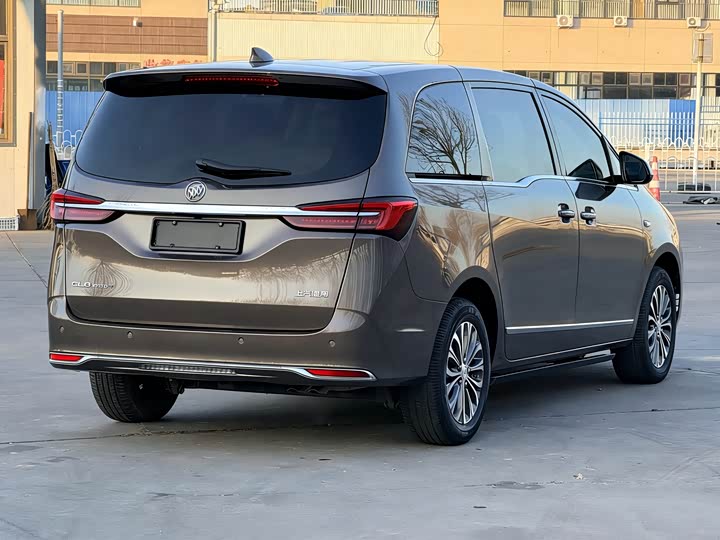 Фото 6 - Buick GL8 ES