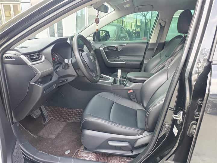 Фото 4 - Toyota Wildlander