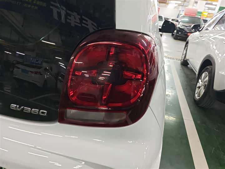 Фото 8 - Roewe Clever