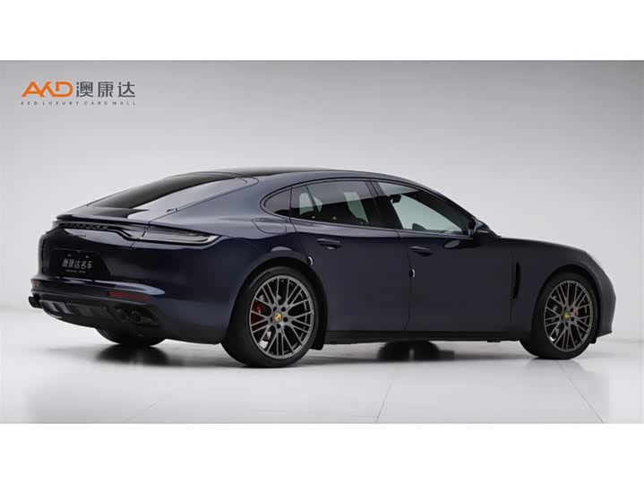 Фото 3 - Porsche Panamera