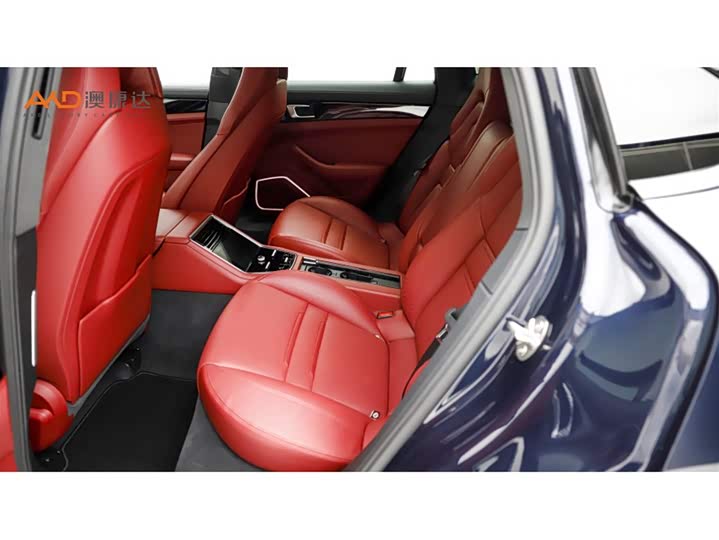 Фото 7 - Porsche Panamera