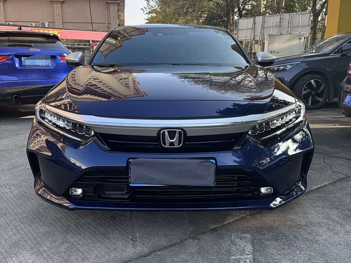 Фото 2 - Honda Inspire