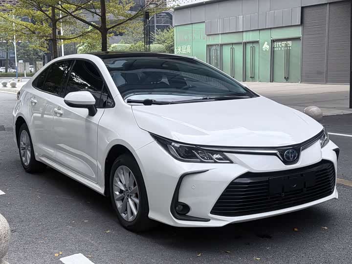 Фото 3 - Toyota Corolla