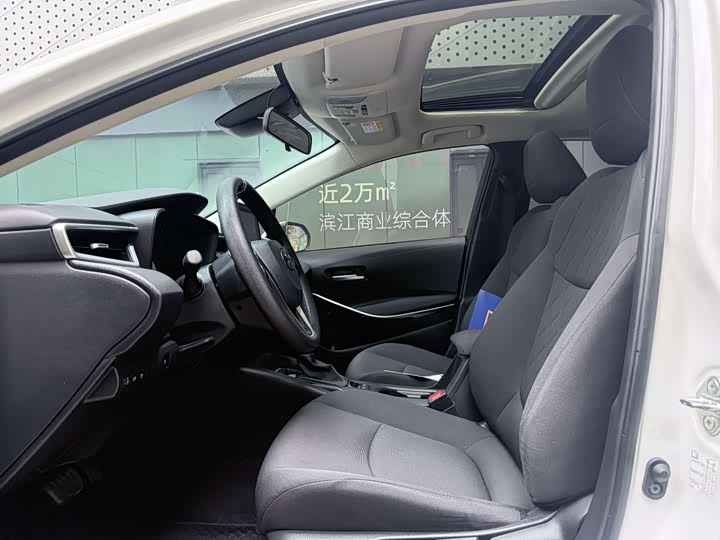 Фото 4 - Toyota Corolla