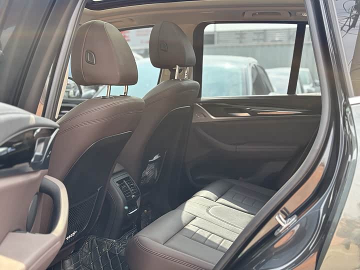 Фото 3 - BMW iX3