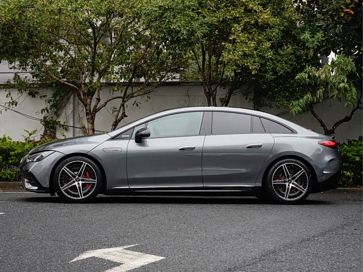 Фото 4 - Mercedes-Benz EQE AMG