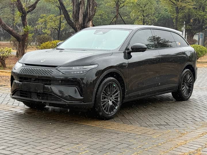 Фото 1 - Leapmotor C11