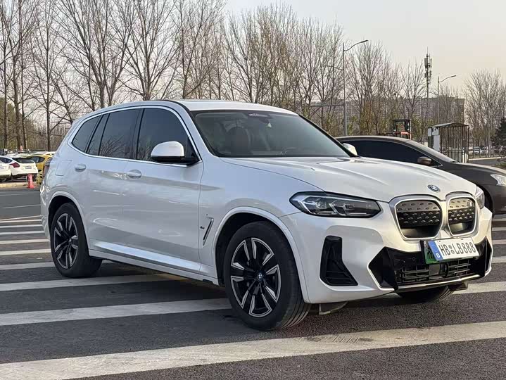 Фото 3 - BMW iX3