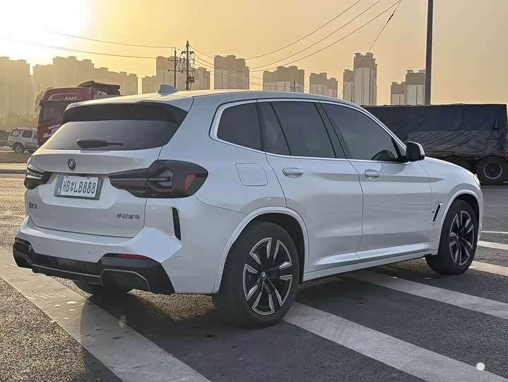 Фото 7 - BMW iX3