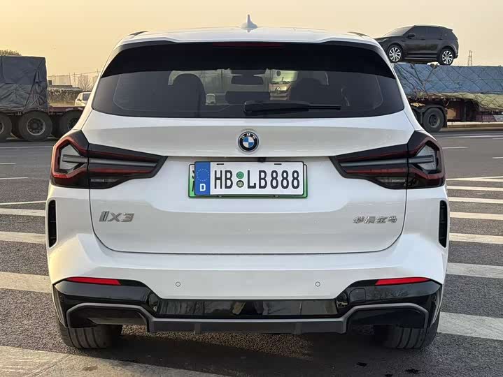 Фото 9 - BMW iX3