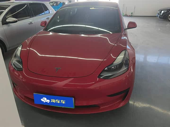 Фото 2 - Tesla Model 3