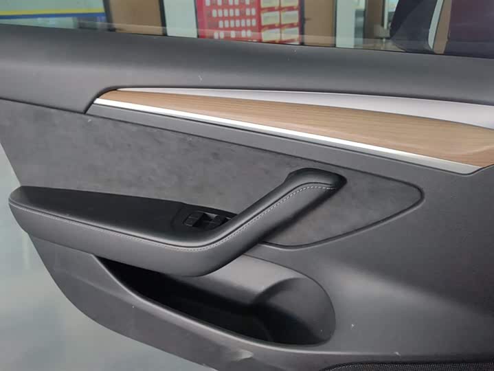 Фото 7 - Tesla Model 3