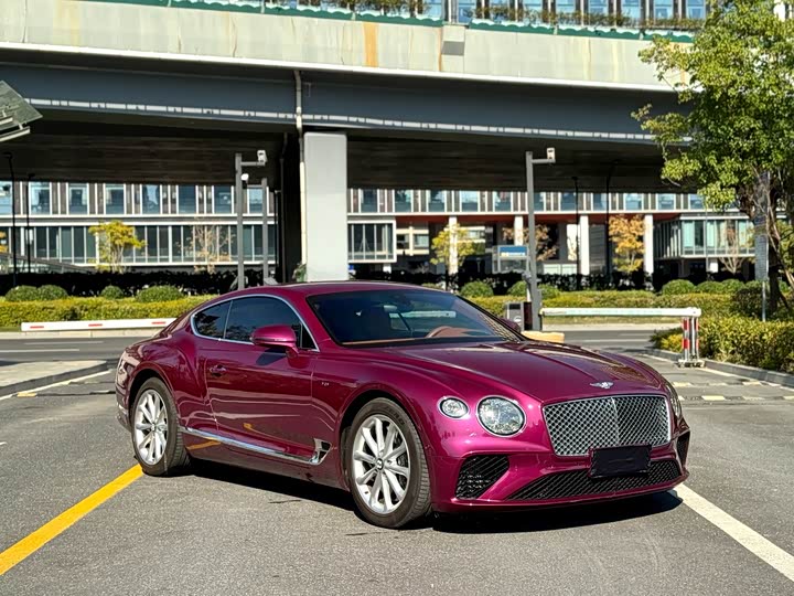 Фото 3 - Bentley Continental GT