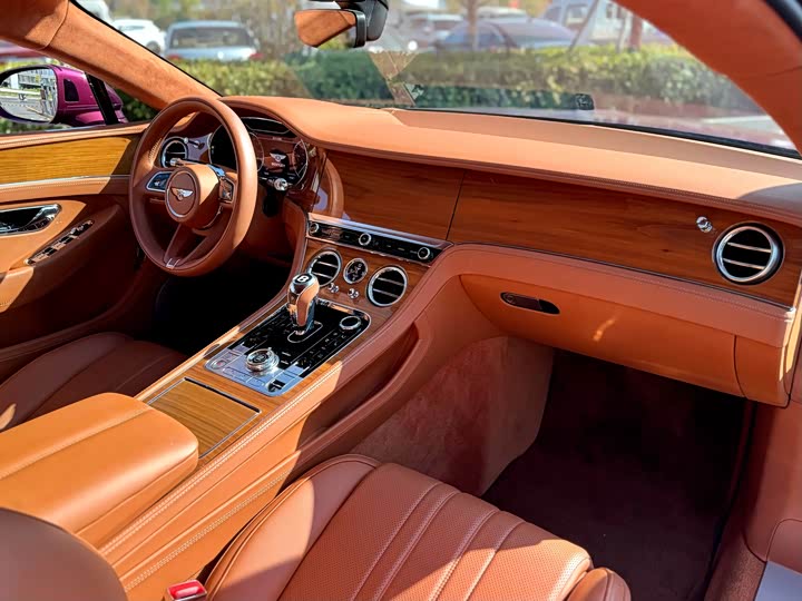 Фото 4 - Bentley Continental GT