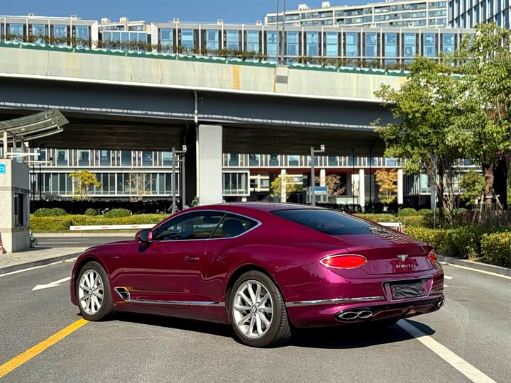 Фото 9 - Bentley Continental GT