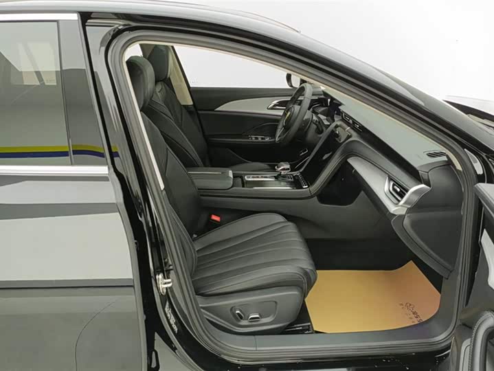 Фото 8 - Hongqi H5