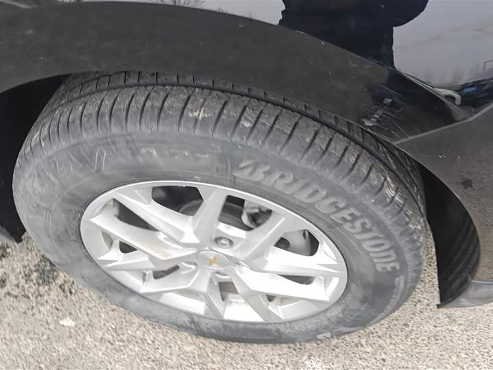 Фото 6 - Chevrolet Equinox