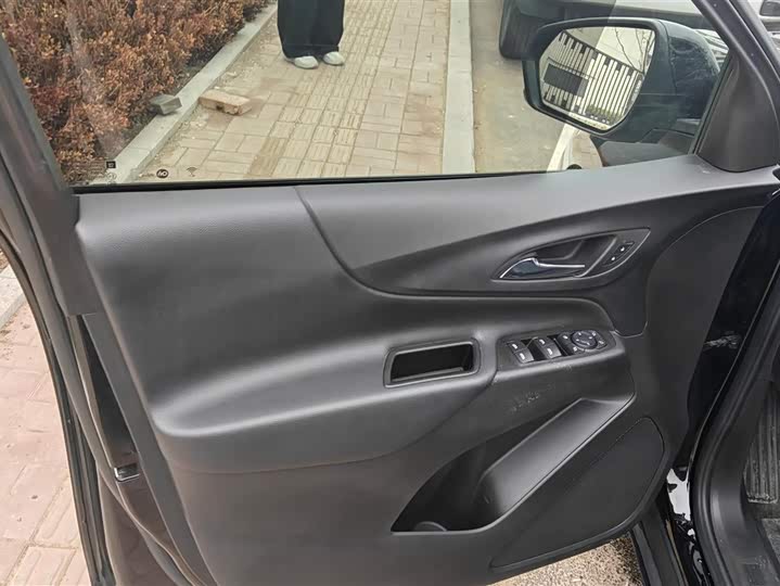 Фото 7 - Chevrolet Equinox