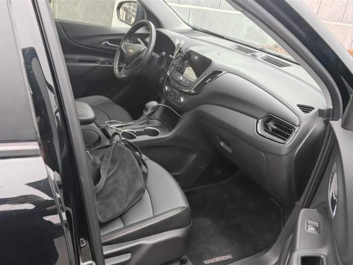 Фото 8 - Chevrolet Equinox