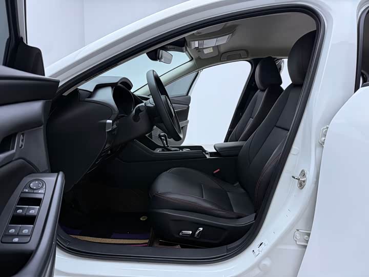 Фото 5 - Mazda 3 (Axela)