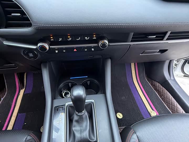 Фото 9 - Mazda 3 (Axela)