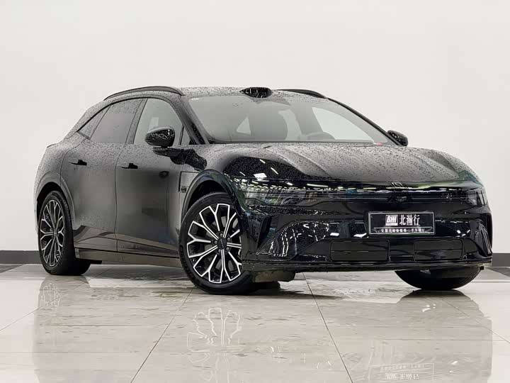 Фото 3 - Zeekr 007 GT