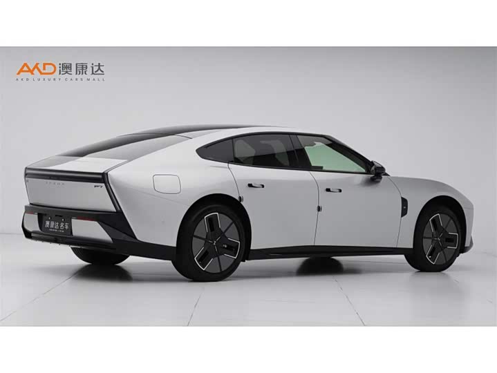 Фото 3 - XPeng P7