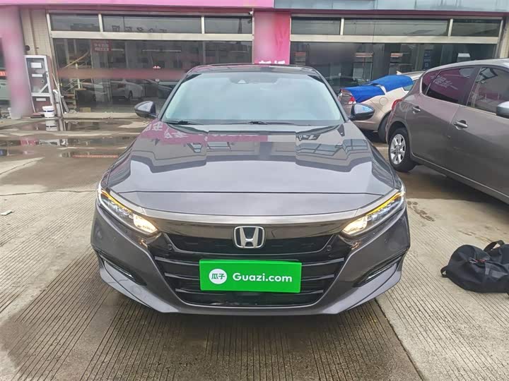 Фото 3 - Honda Accord