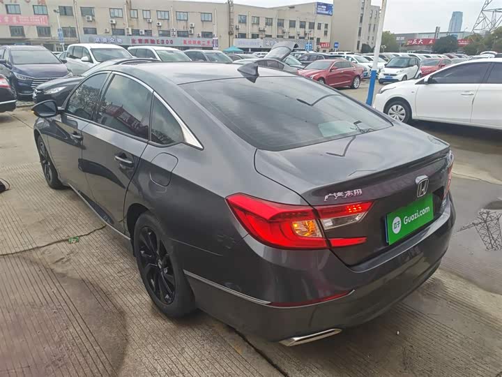 Фото 5 - Honda Accord