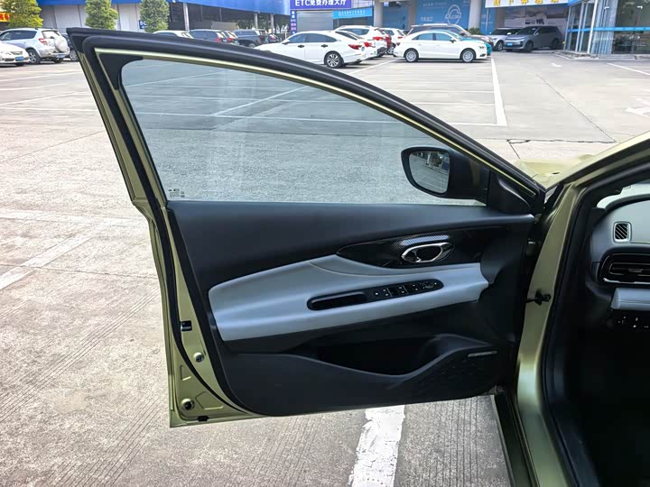 Фото 4 - GAC Trumpchi Empow R