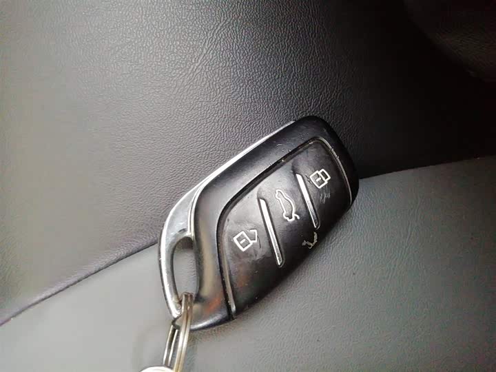 Фото 9 - Roewe Clever