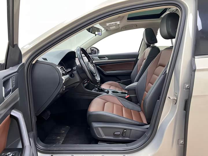 Фото 9 - Volkswagen Lavida