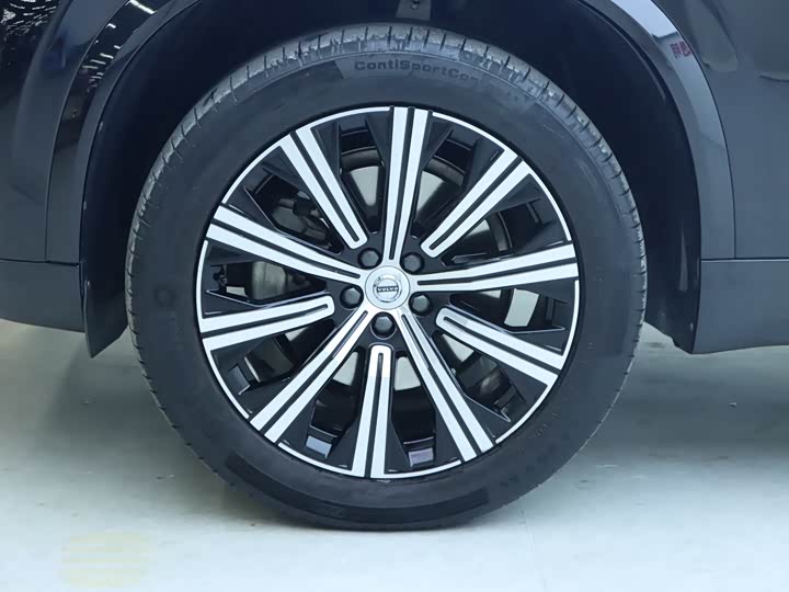 Фото 4 - Volvo XC90