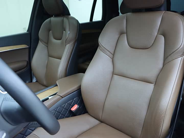 Фото 7 - Volvo XC90