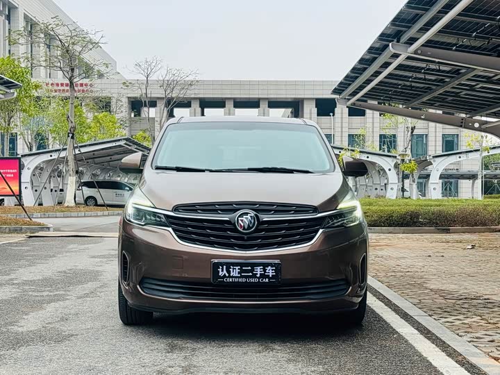 Фото 2 - Buick GL8 ES