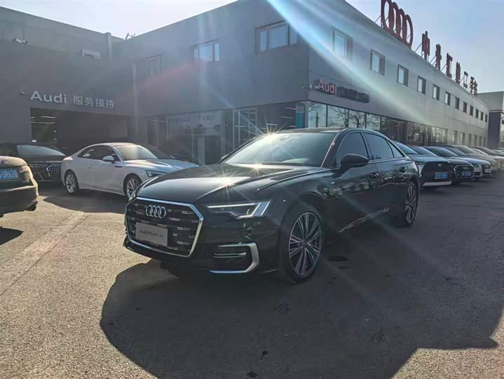 Фото 1 - Audi A6L