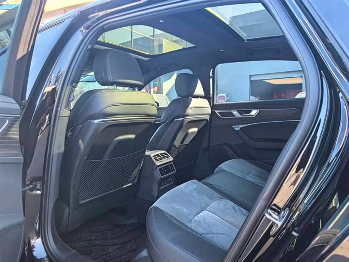 Фото 8 - Audi A6L