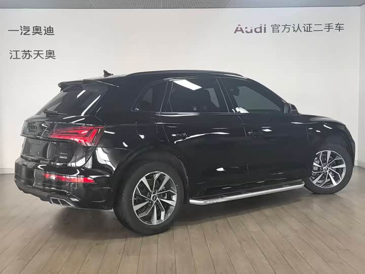 Фото 4 - Audi Q5L