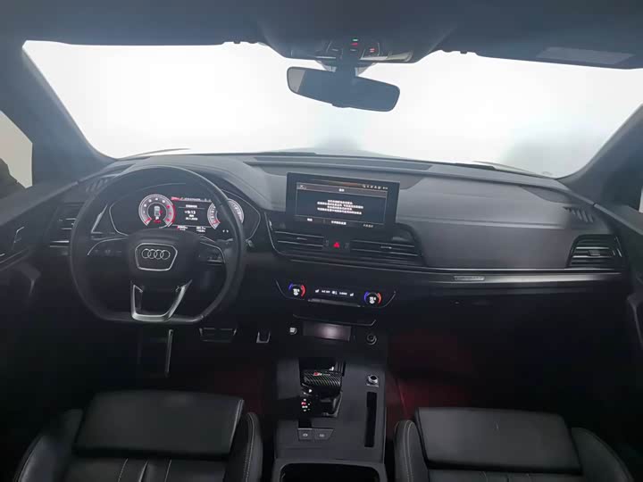 Фото 6 - Audi Q5L