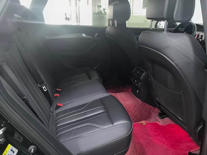 Фото 7 - Audi Q5L