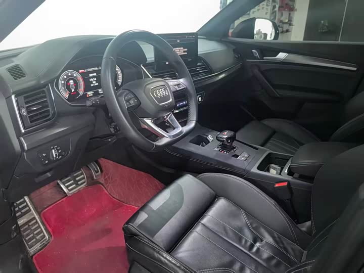 Фото 9 - Audi Q5L