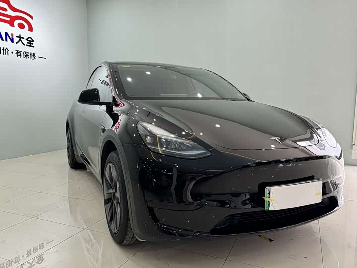 Фото 3 - Tesla Model Y