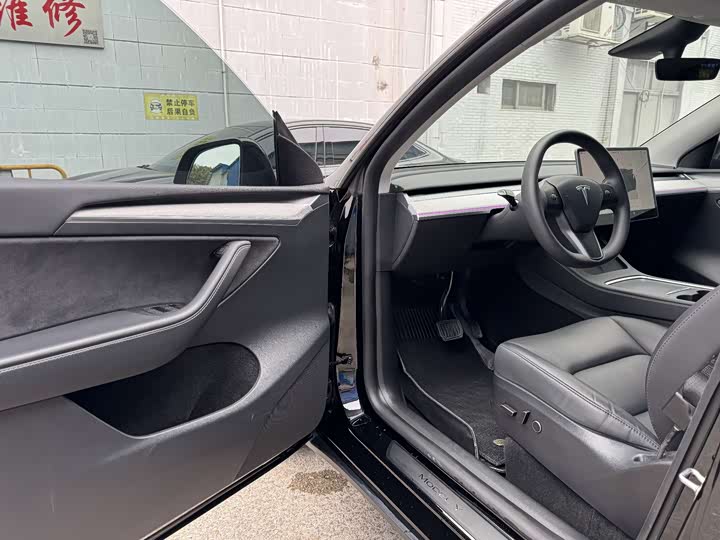 Фото 6 - Tesla Model Y