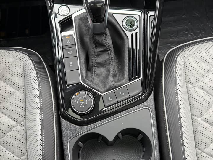 Фото 8 - Volkswagen Tayron X