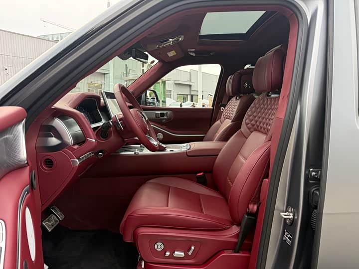 Фото 4 - Tank 700 Hybrid