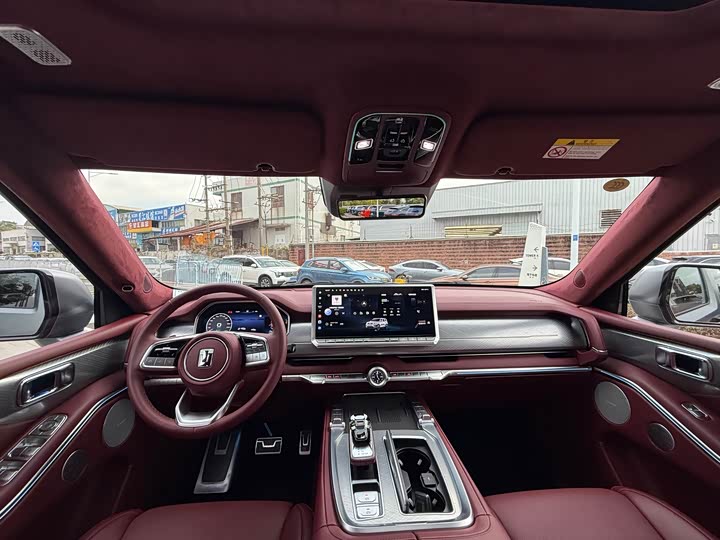 Фото 6 - Tank 700 Hybrid