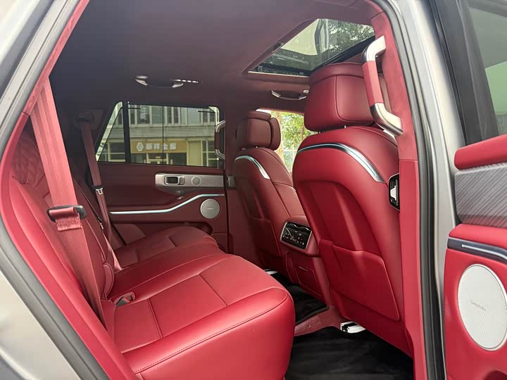 Фото 9 - Tank 700 Hybrid